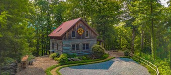 再生納屋の木、祖父の眺め、デザイナーの仕上げ、ゲームテーブルで建てられた素朴なキャビン