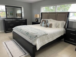4 bedrooms, iron/ironing board, free WiFi, bed sheets