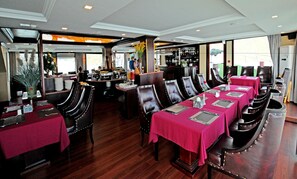 Der serveres morgenmad, frokost og aftensmad