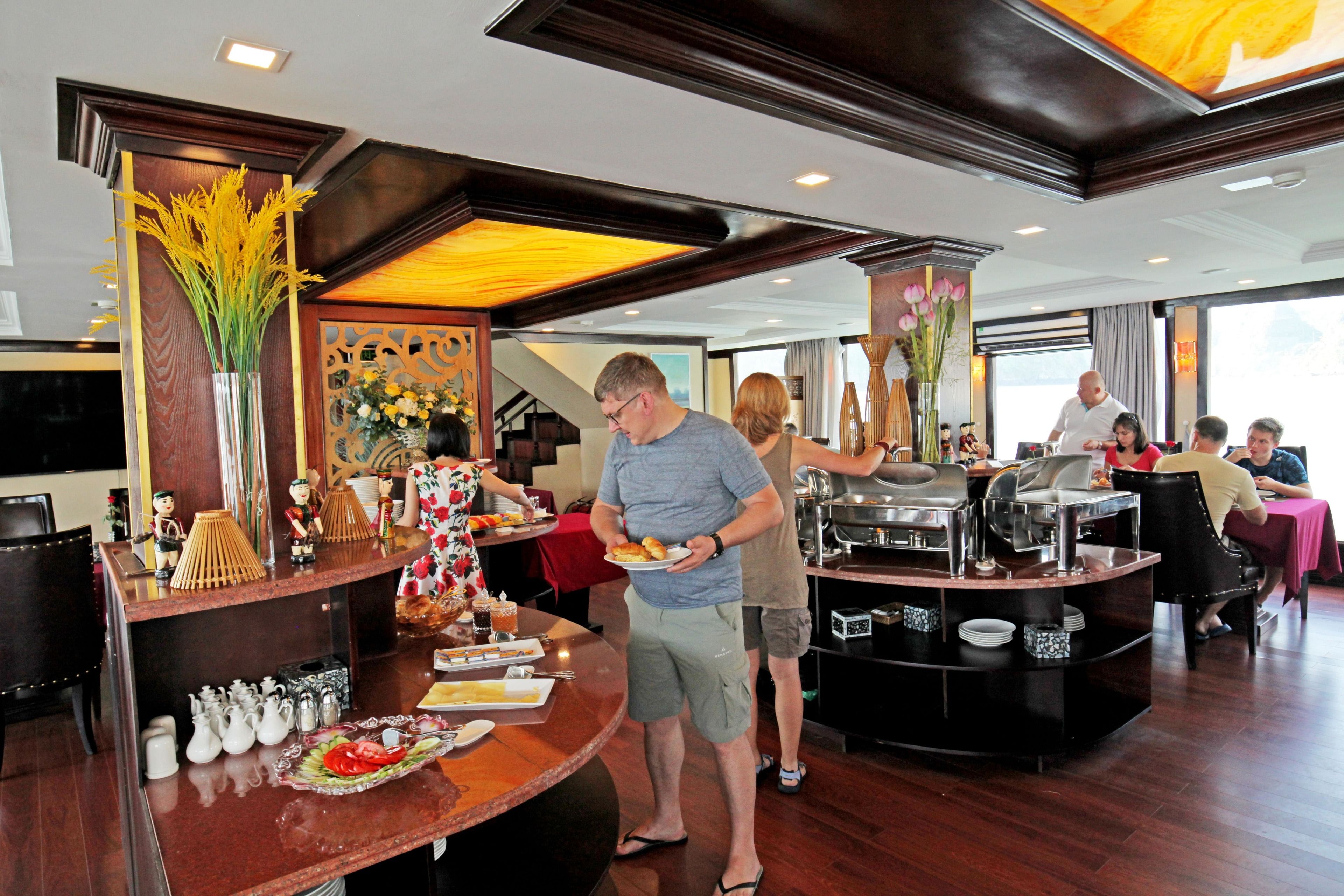 含每日吃到飽早餐