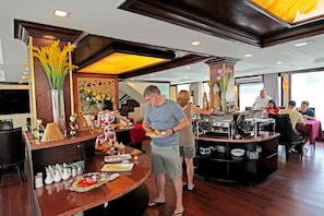 Free daily buffet breakfast - La Pinta Cruise (Hai Phong)