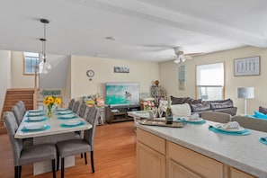 Dining - 5BR PET FRIENDLY - SALT WATER HOT TUB!! Oceanside in Beach Haven!!! (Beach Haven)