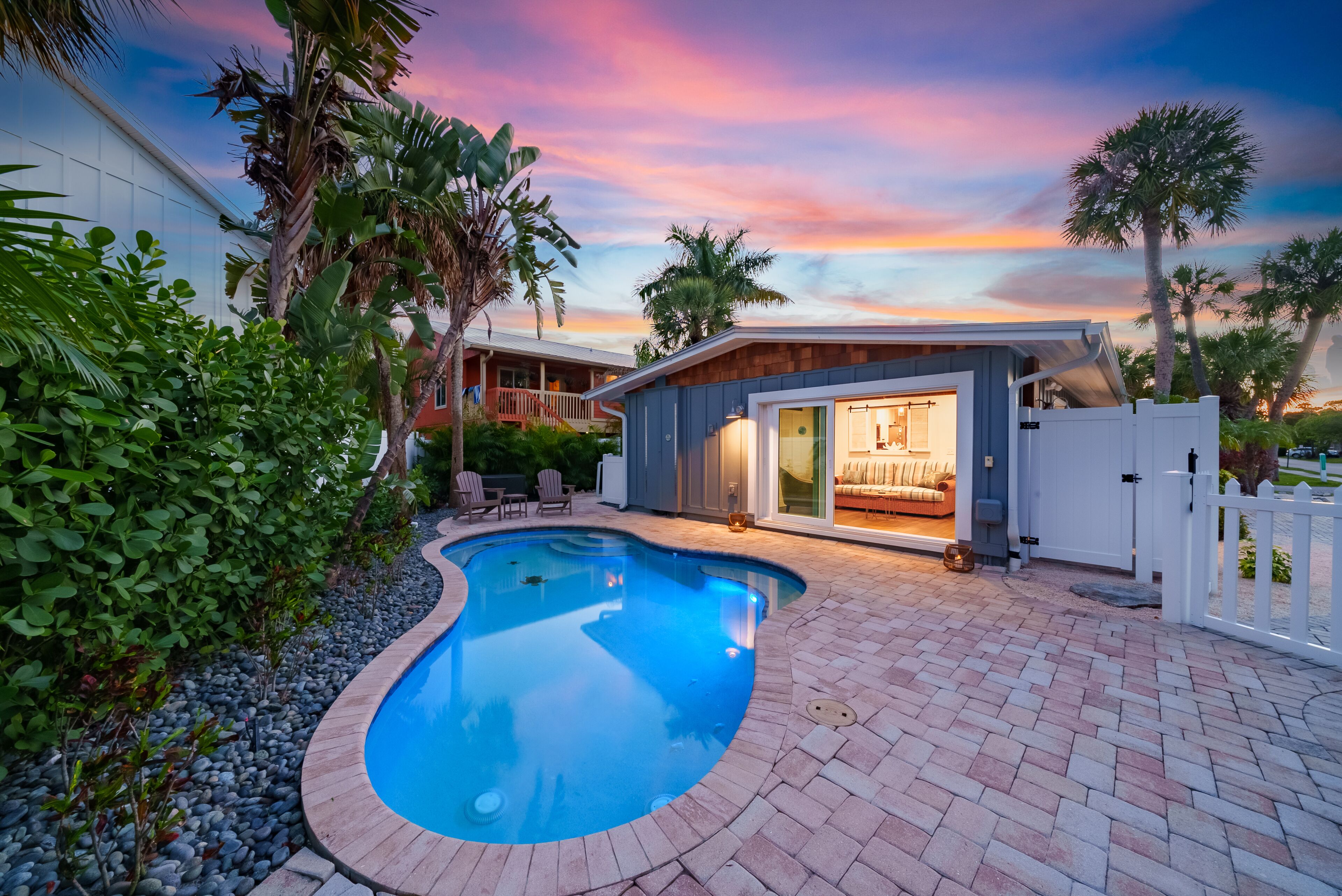 Outdoor pool, a heated pool