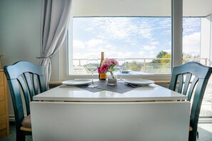 Unclassified image, 2 of 19, button