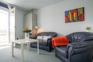 Unclassified image, 5 of 19, button