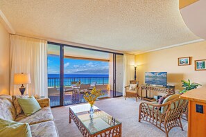 Smart TV, DVD player, table football, ping pong - 1 Bedroom Oceanfront #604 (Lahaina)
