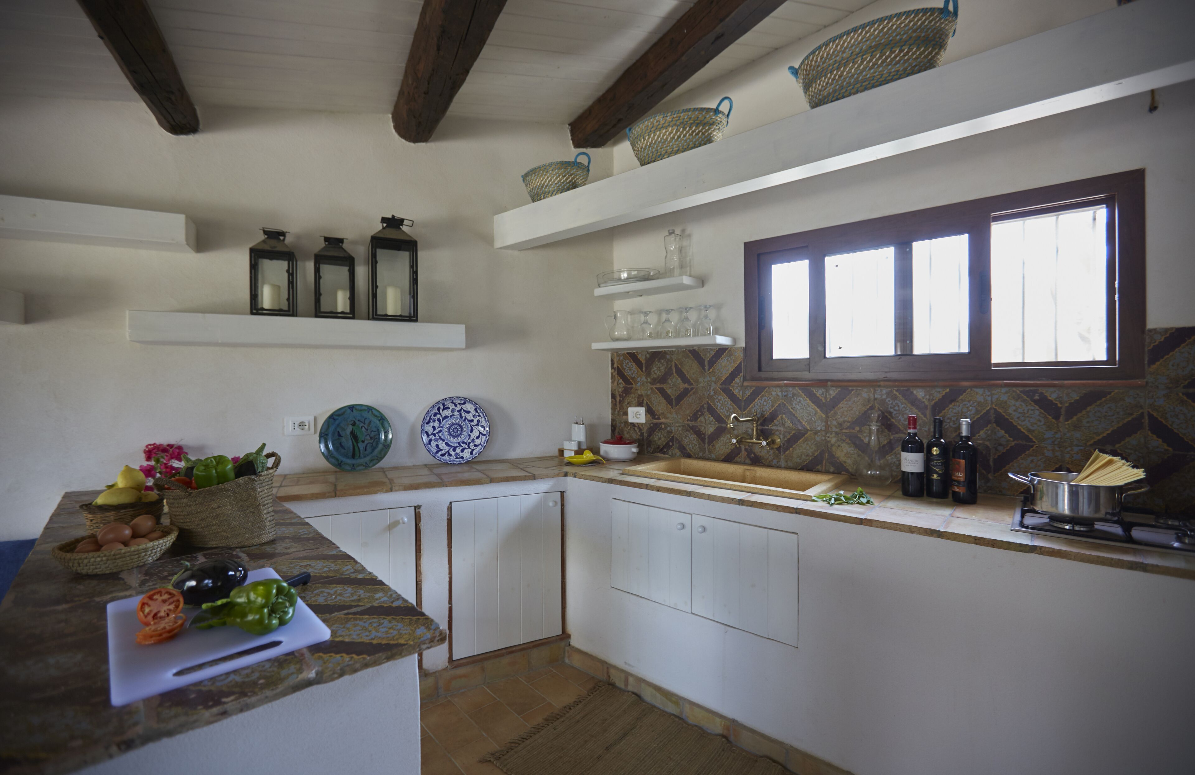 Fridge, stovetop, coffee/tea maker, toaster