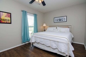 2 bedrooms, iron/ironing board, free WiFi