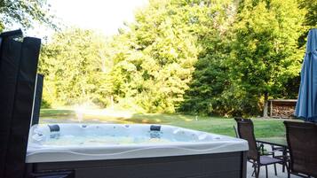 Bain à remous extérieur