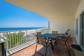 Outdoor dining - WEEKLY STAYS! Admiral's Quarters ~3BR 3BA!~ Beach Front! (Orange Beach)