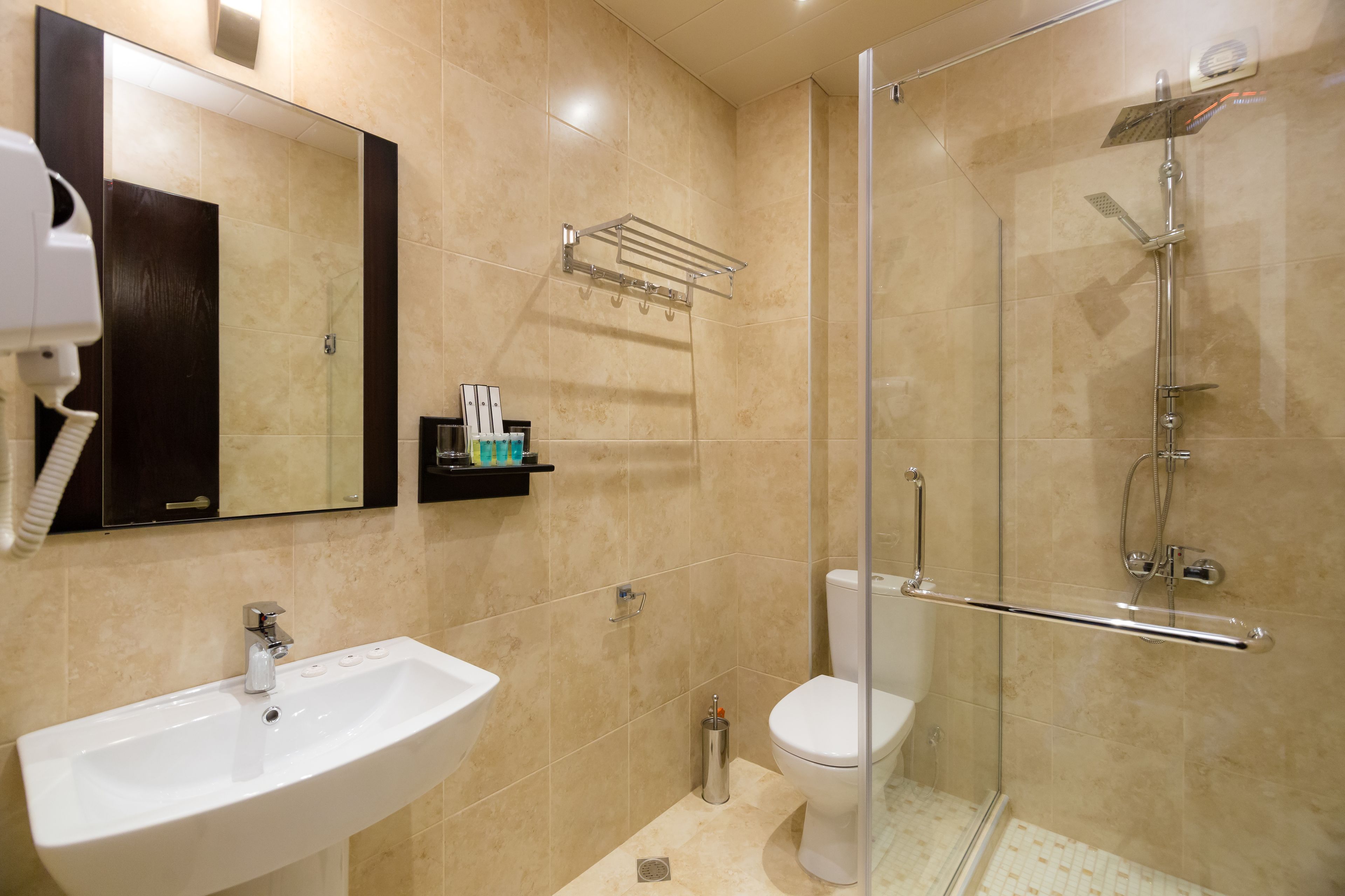 deluxe twin room | bathroom | free toiletries, hair dryer, bathrobes, slippers