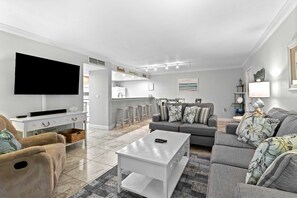 Televisión, reproductor de DVD, oficina y impresora