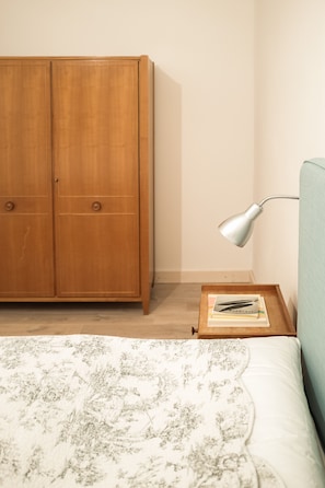 2 Schlafzimmer, Reisekinderbett, kostenloses WLAN, Bettwäsche