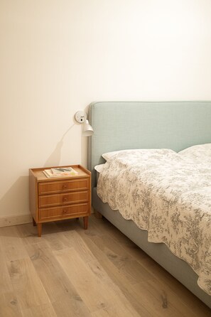 2 Schlafzimmer, Reisekinderbett, kostenloses WLAN, Bettwäsche
