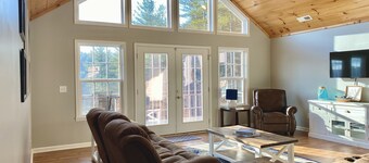 Lake James Waterfront con dock, piscina, kayak e paddle board!