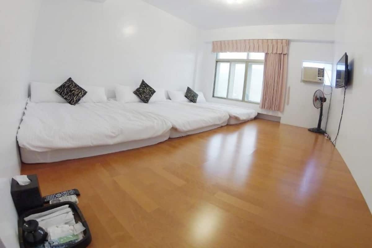 Cortinas blackout, camas plegables/adicionales y wifi gratis