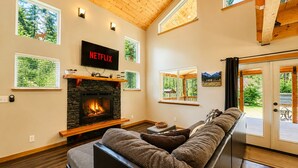 Smart-TV, peis og DVD-spiller