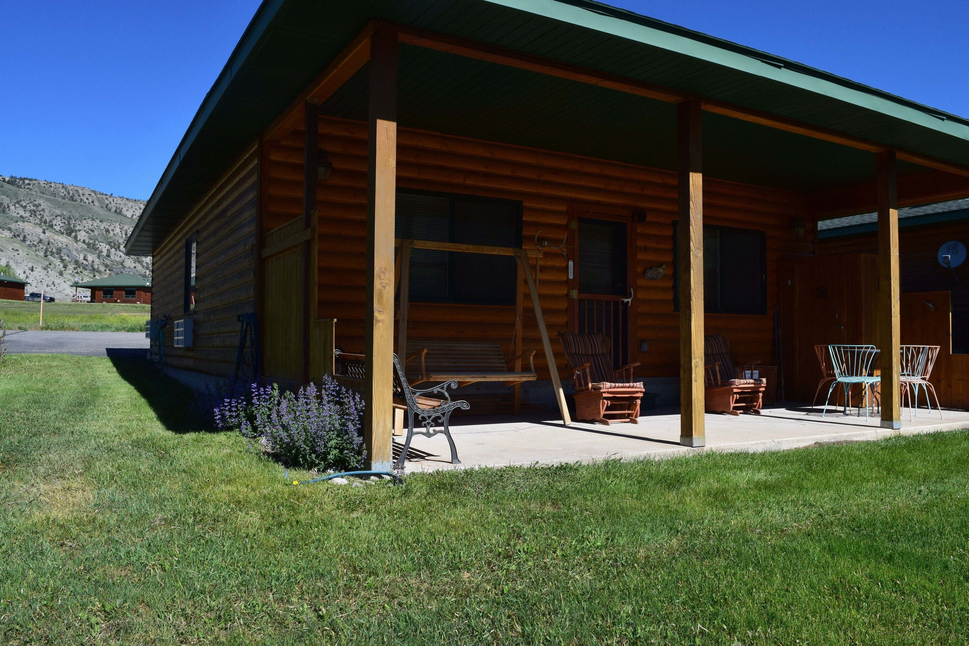 Cozy Cabin on Yellowstone River