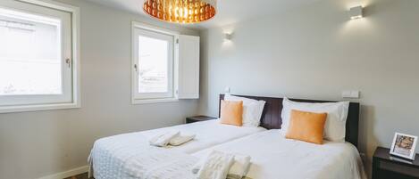 1 chambre, coffres-forts dans les chambres, fer et planche à repasser