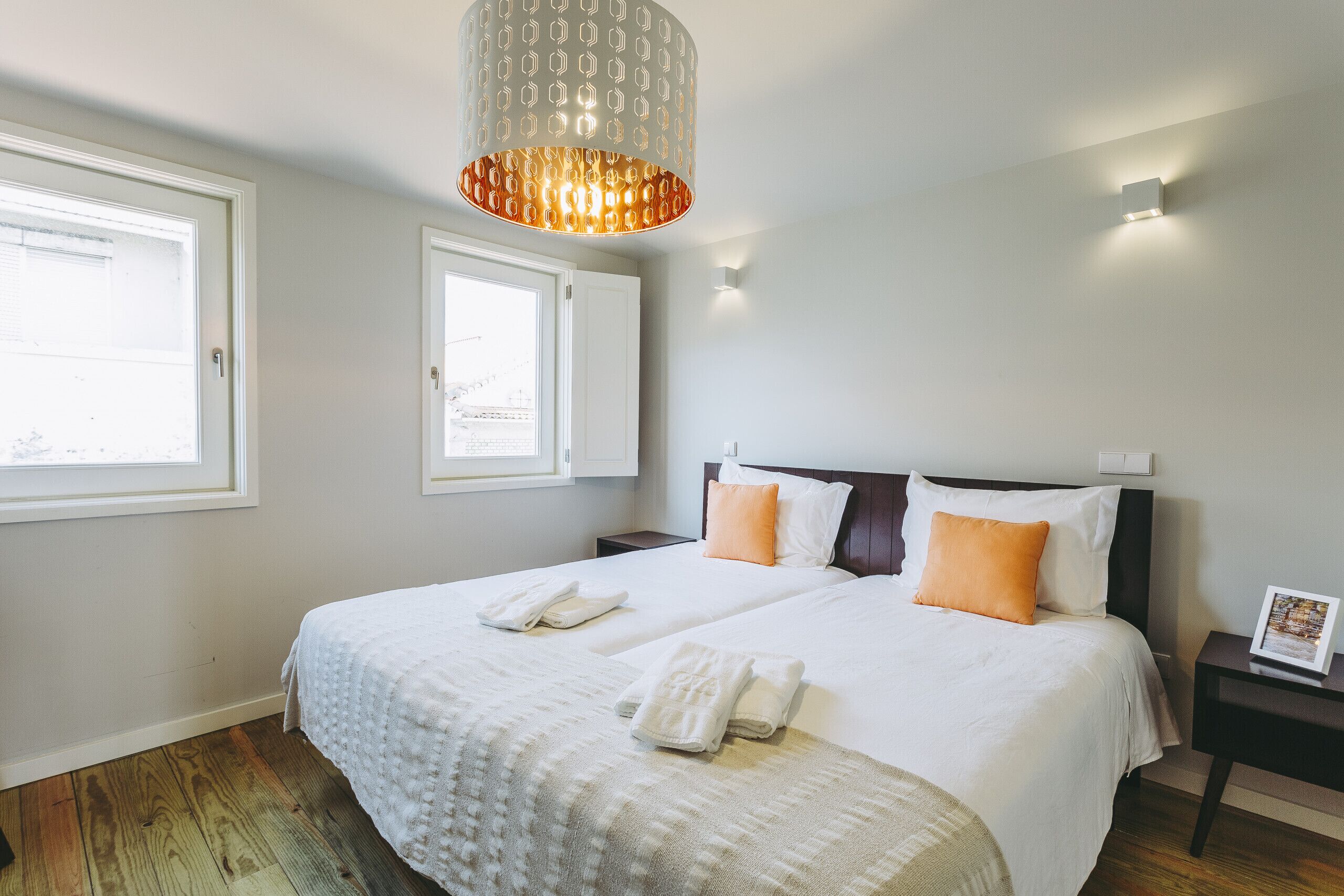 1 chambre, coffres-forts dans les chambres, fer et planche à repasser