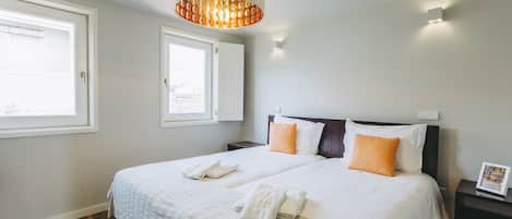 1 chambre, coffres-forts dans les chambres, fer et planche à repasser