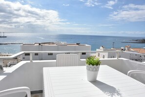 Outdoor dining - APARTMENT ON THE BEACH FANTASTIC VIEWS (Arona)