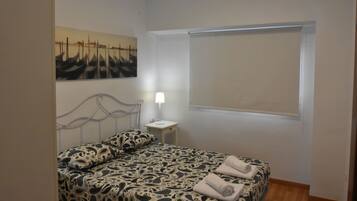 2 chambres, fer et planche Ă repasser, Wi-Fi gratuit, draps fournis