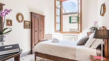 4 bedrooms, WiFi, bed sheets