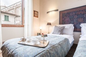 4 bedrooms, desk, iron/ironing board, WiFi - Petra Elegant, apartment in piazza del Carmine in Florence by Mmega (Firenze)