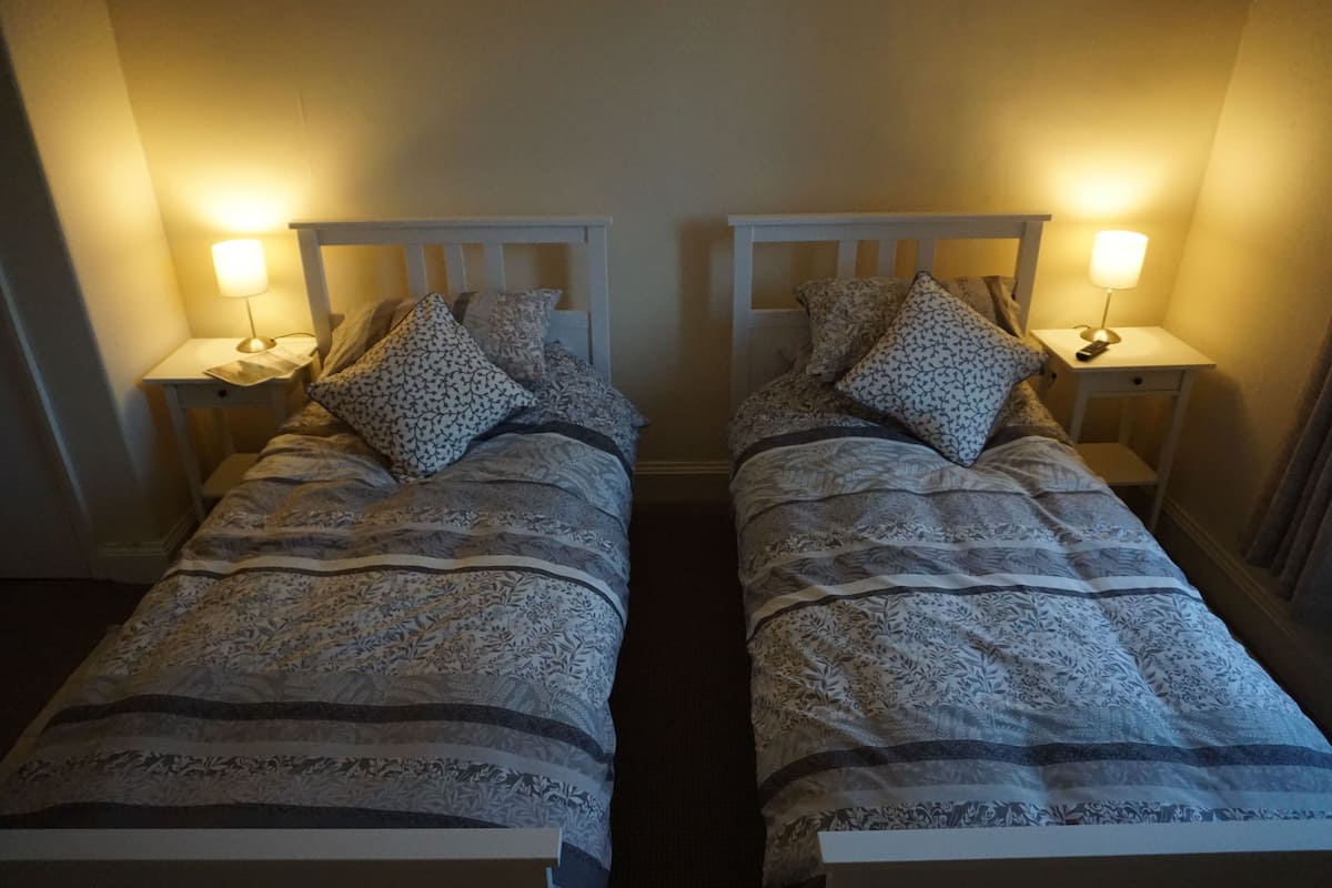 Phòng, phòng tắm dùng chung (Herdwick Room) | Bàn ủi/dụng cụ ủi quần áo