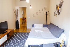 1 bedroom, in-room safe, iron/ironing board, free WiFi