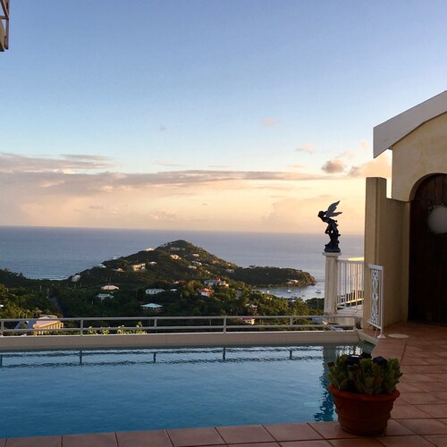 White Seagull Studio-WINTER STORM SALE- Spectacular Ocean View with POOL