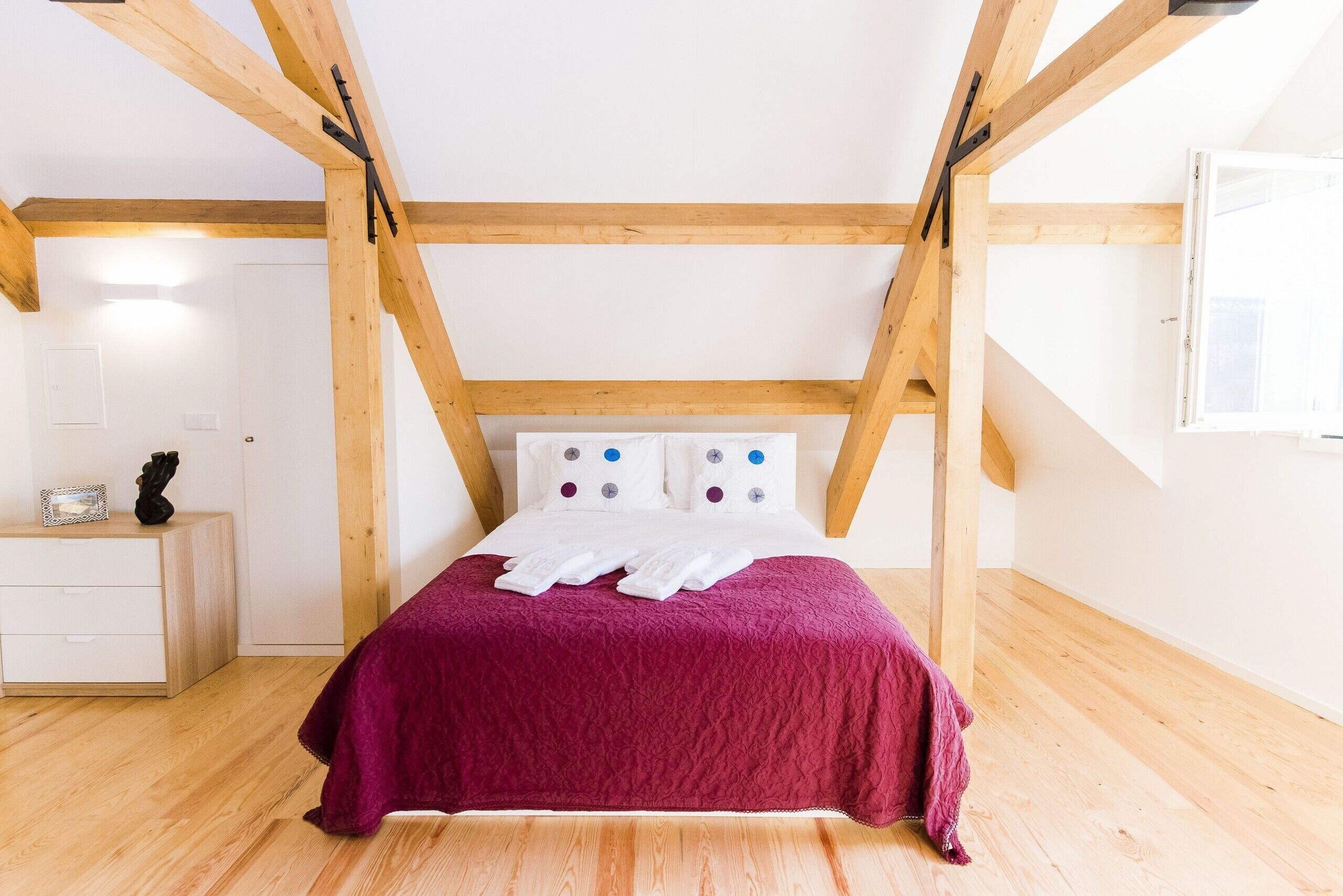 1 soverom, safe på rommet, strykejern/-brett og wi-fi (inkludert)