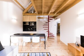 Interior - D. Luís I - Duplex apartment with river view (Oporto)