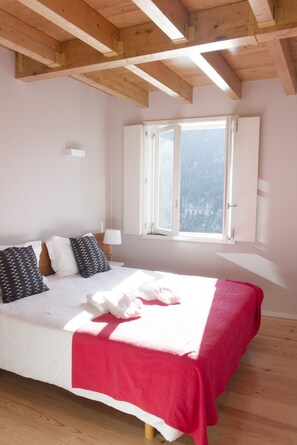 1 soverom, safe på rommet, strykejern/-brett og wi-fi (inkludert)