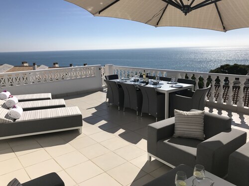 Stunning Detached 3 Bedroom Villa with Private Pool and Sea View 