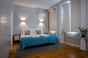 In-room safe, iron/ironing board, free WiFi, bed sheets