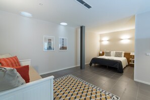 Zimmersafe, Bügeleisen/Bügelbrett, kostenloses WLAN, Bettwäsche