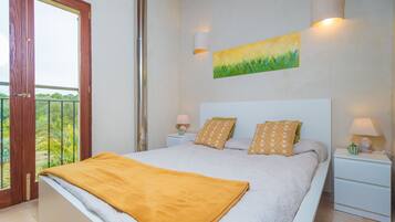 1 dormitorio, tabla de planchar con plancha, wifi gratis y ropa de cama