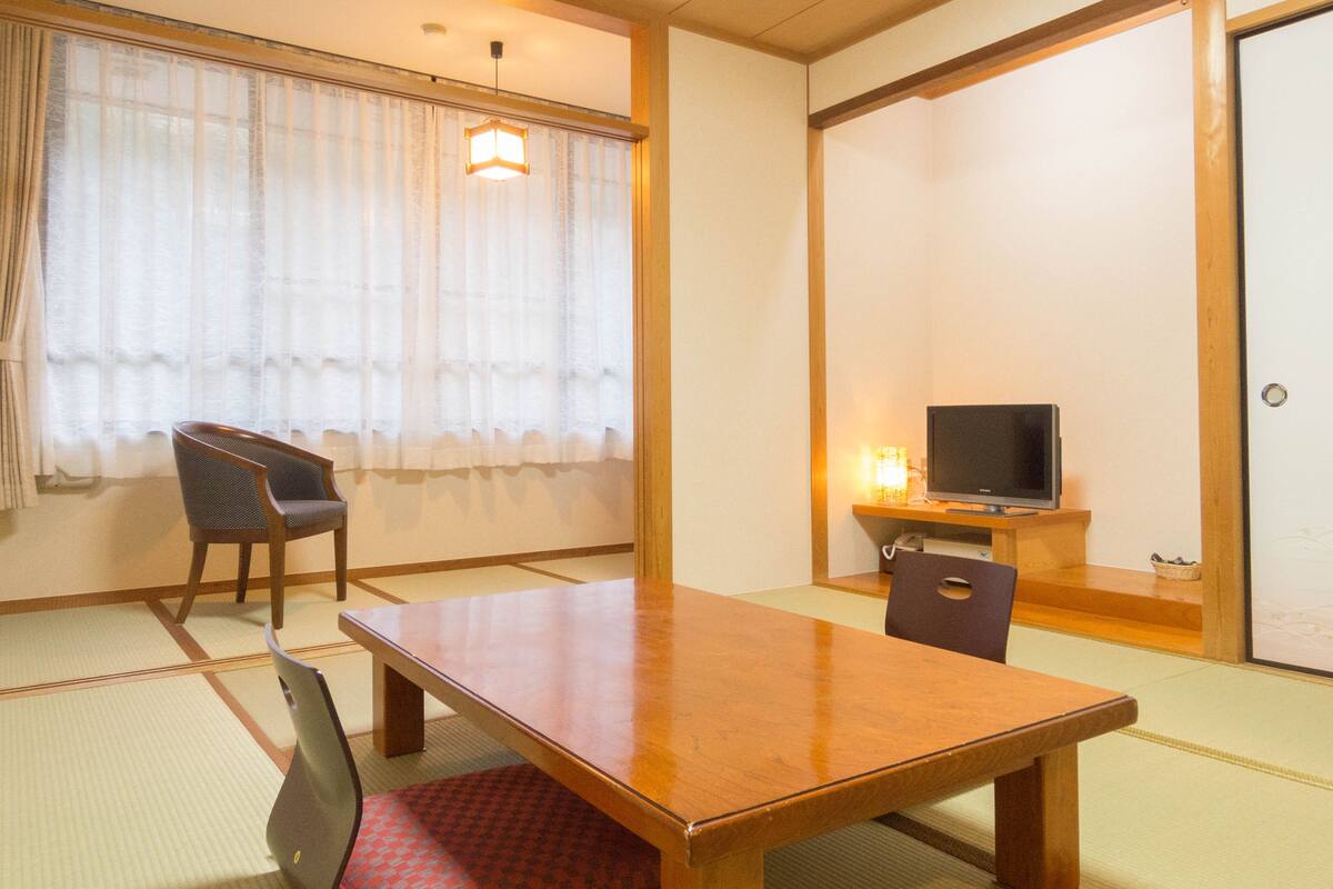 Japanese Room | In-room safe, free WiFi, bed sheets