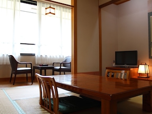 Japanese Room | In-room safe, free WiFi, bed sheets