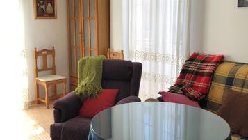 Smart TV, DVD player, books, music library