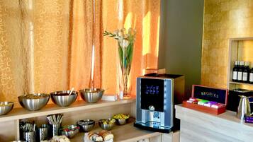 Café da manhã com buffet grátis