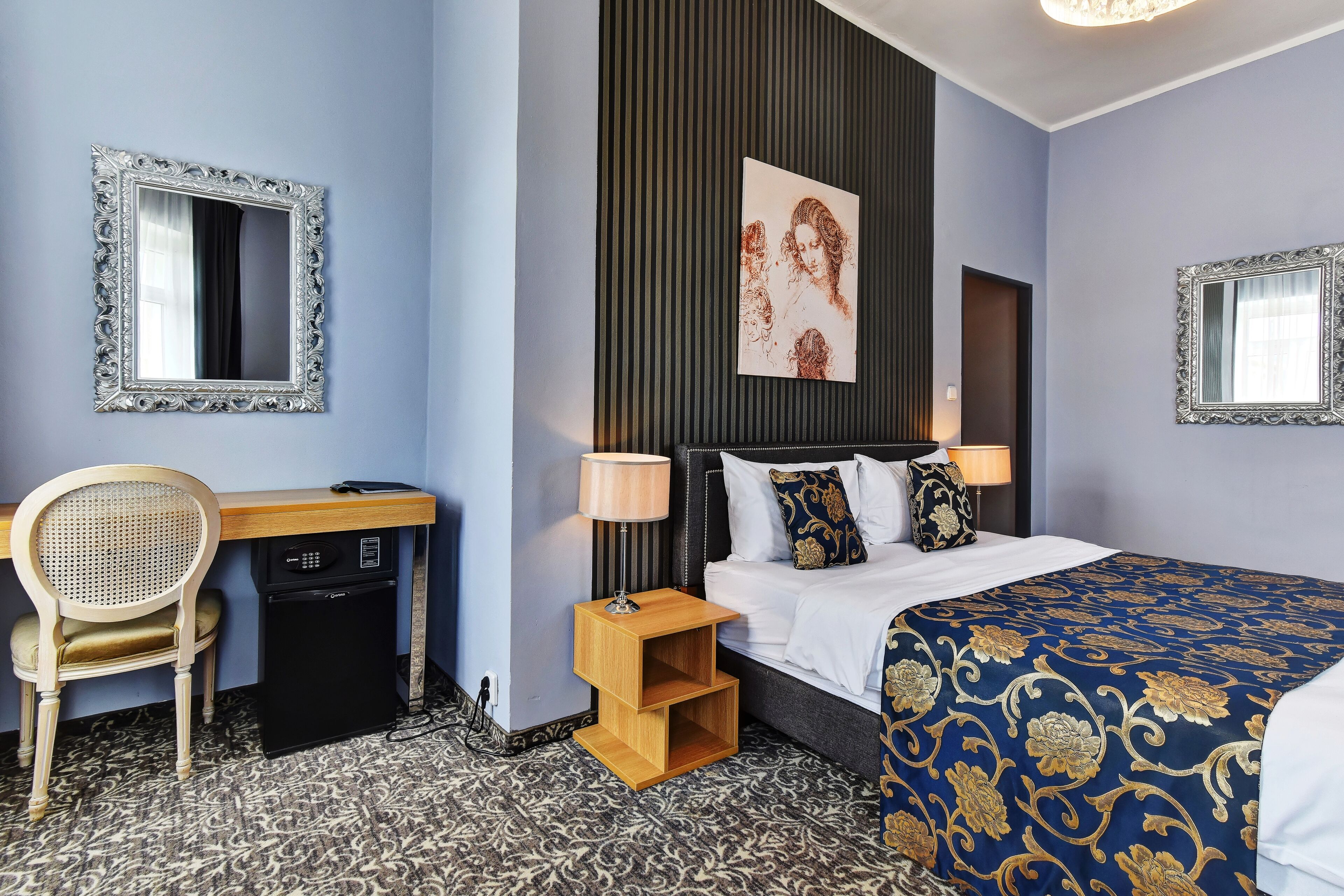 superior double room | hypo-allergenic bedding, minibar, in-room safe, desk