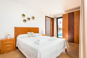 3 bedrooms, iron/ironing board, travel cot, free WiFi