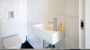 Elite Penthouse, 5 Bedrooms | Bathroom