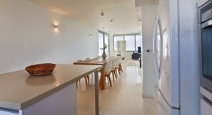 Elite Penthouse, 5 Bedrooms | Room amenity - King & Queen Suites of Tel Aviv (Tel Aviv)