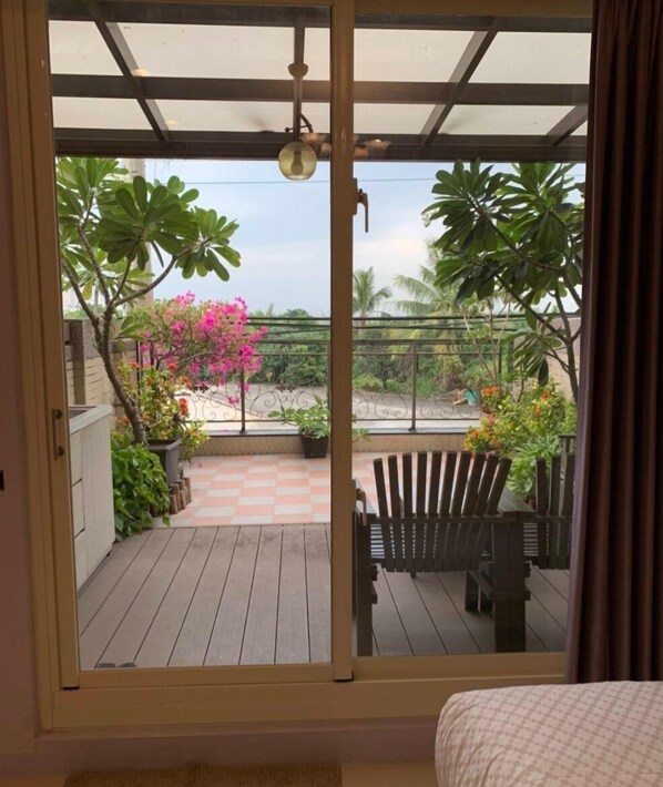 Family Quadruple Room, Non Smoking, Mountain View | Blackout drapes, free WiFi, bed sheets - Funny BnB (Donggang)