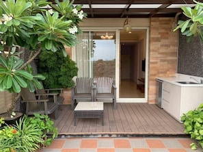 Familien-Vierbettzimmer, Nichtraucher, Bergblick | Terrasse/Patio