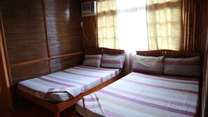 Neljän hengen standard-huone | Minibaari, lisävuoteet, vuodevaatteet